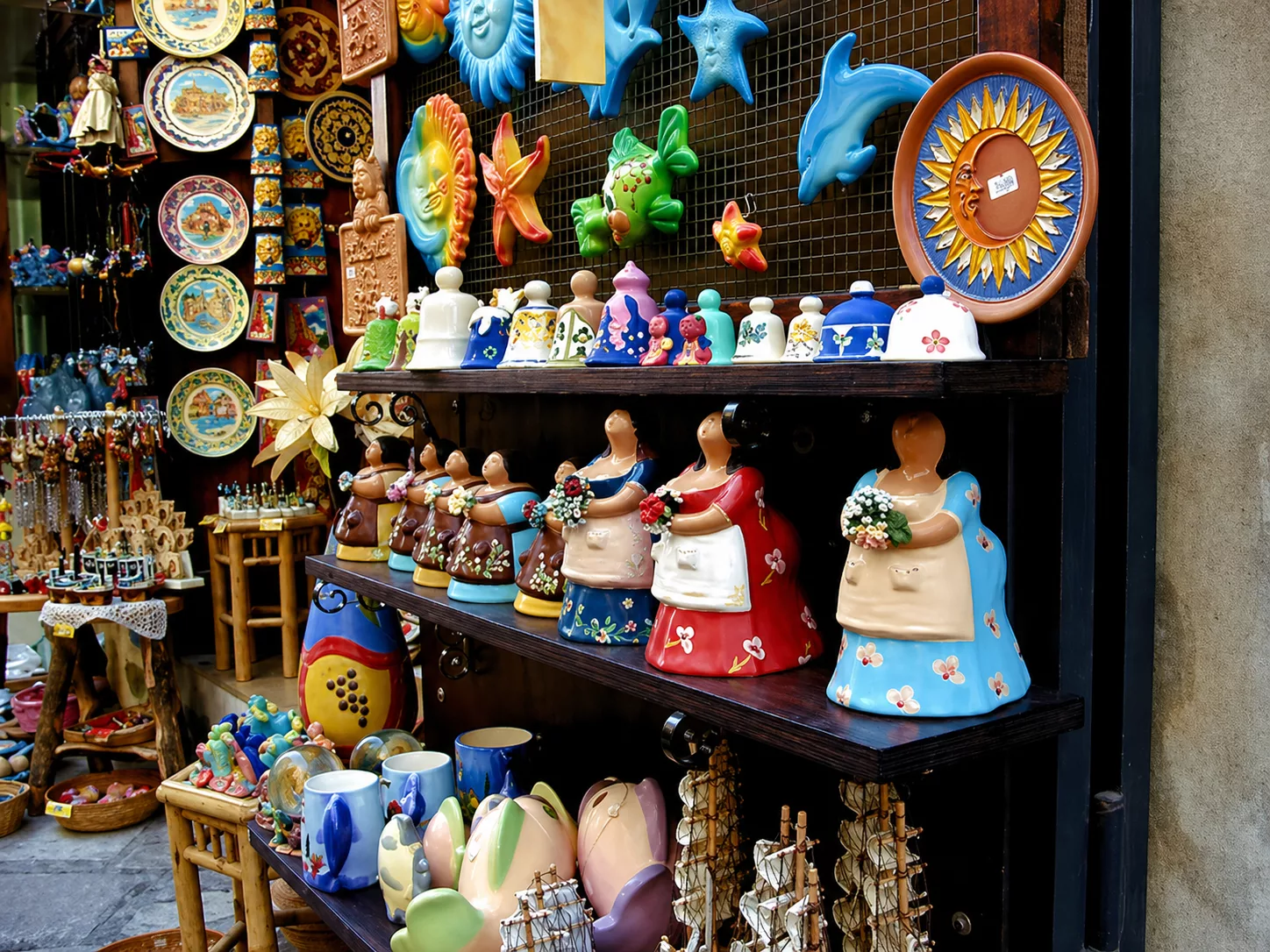 Tipici souvenir ed artigianato locale