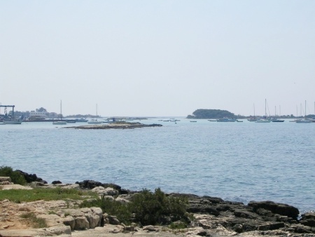 Vista del porto e dell'Isola dei Conigli